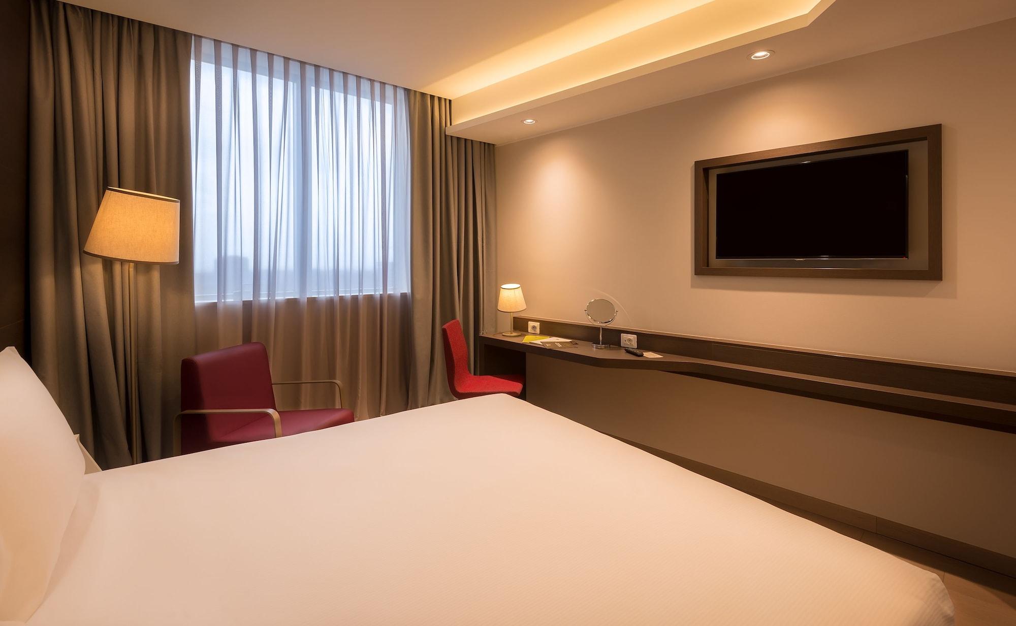 Doubletree By Hilton Yerevan City Centre Exteriör bild