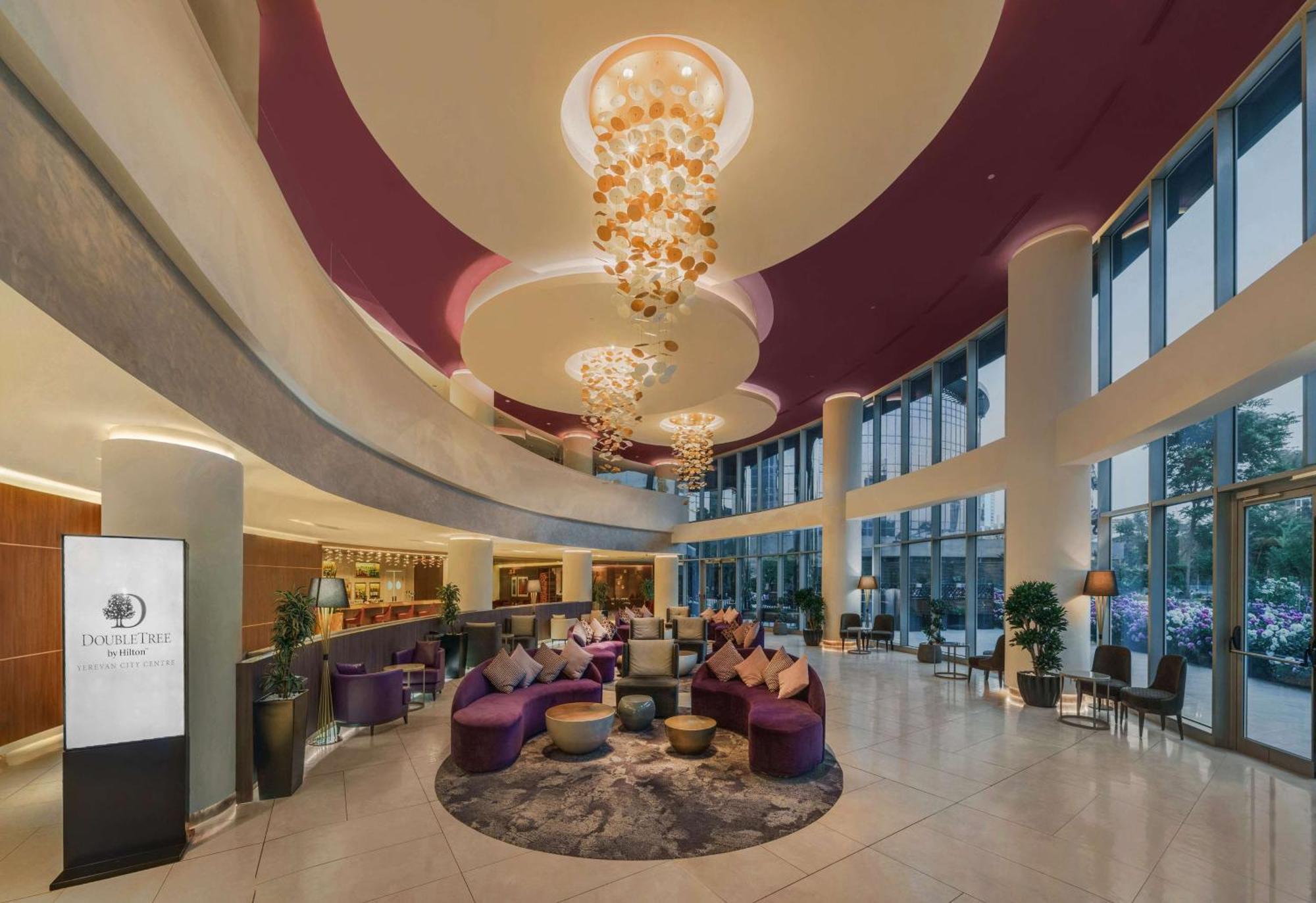 Doubletree By Hilton Yerevan City Centre Exteriör bild